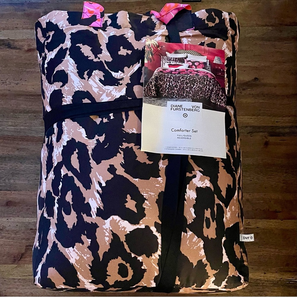 DVF for Target, Full/Queen Cheetah/Poppy Print, Sold Out!